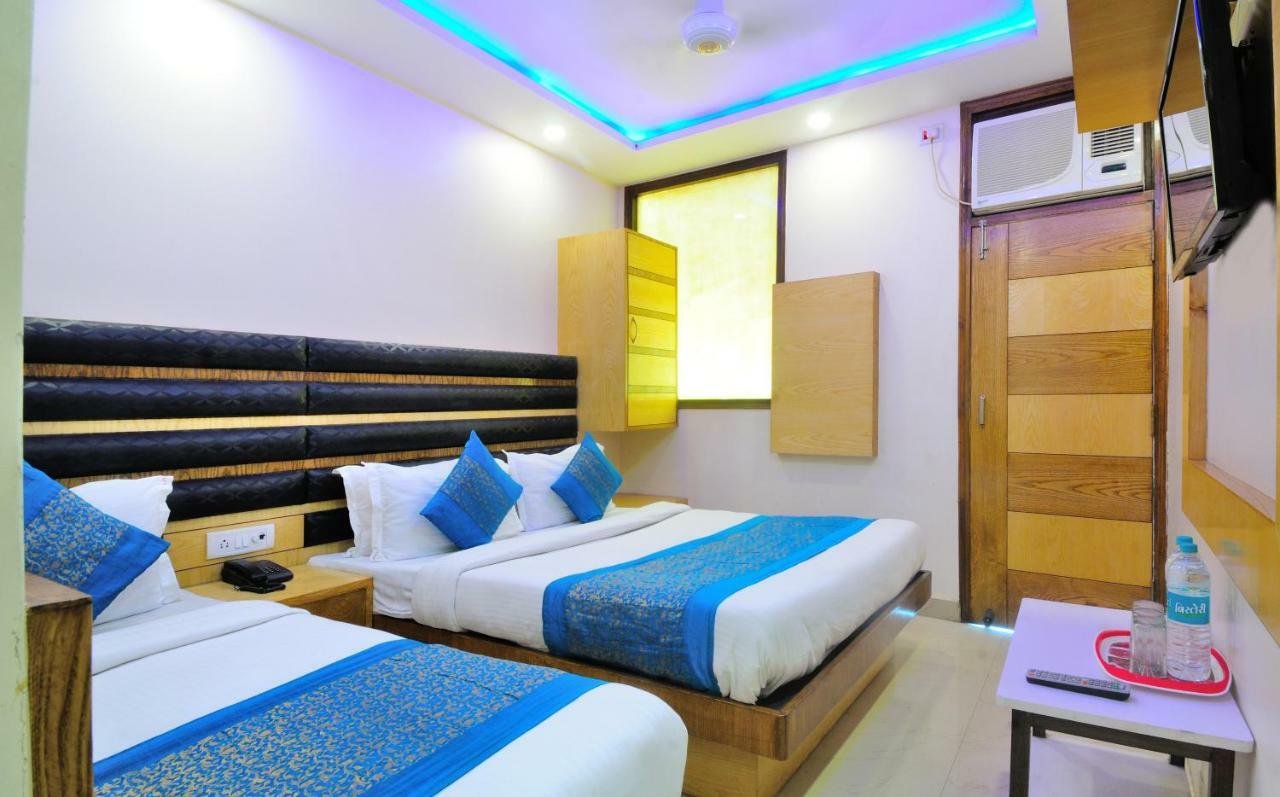Hotel Lahorimal Deluxe 新德里 外观 照片